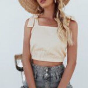 SHEIN Cream Sleeveless Cropped Tank Top